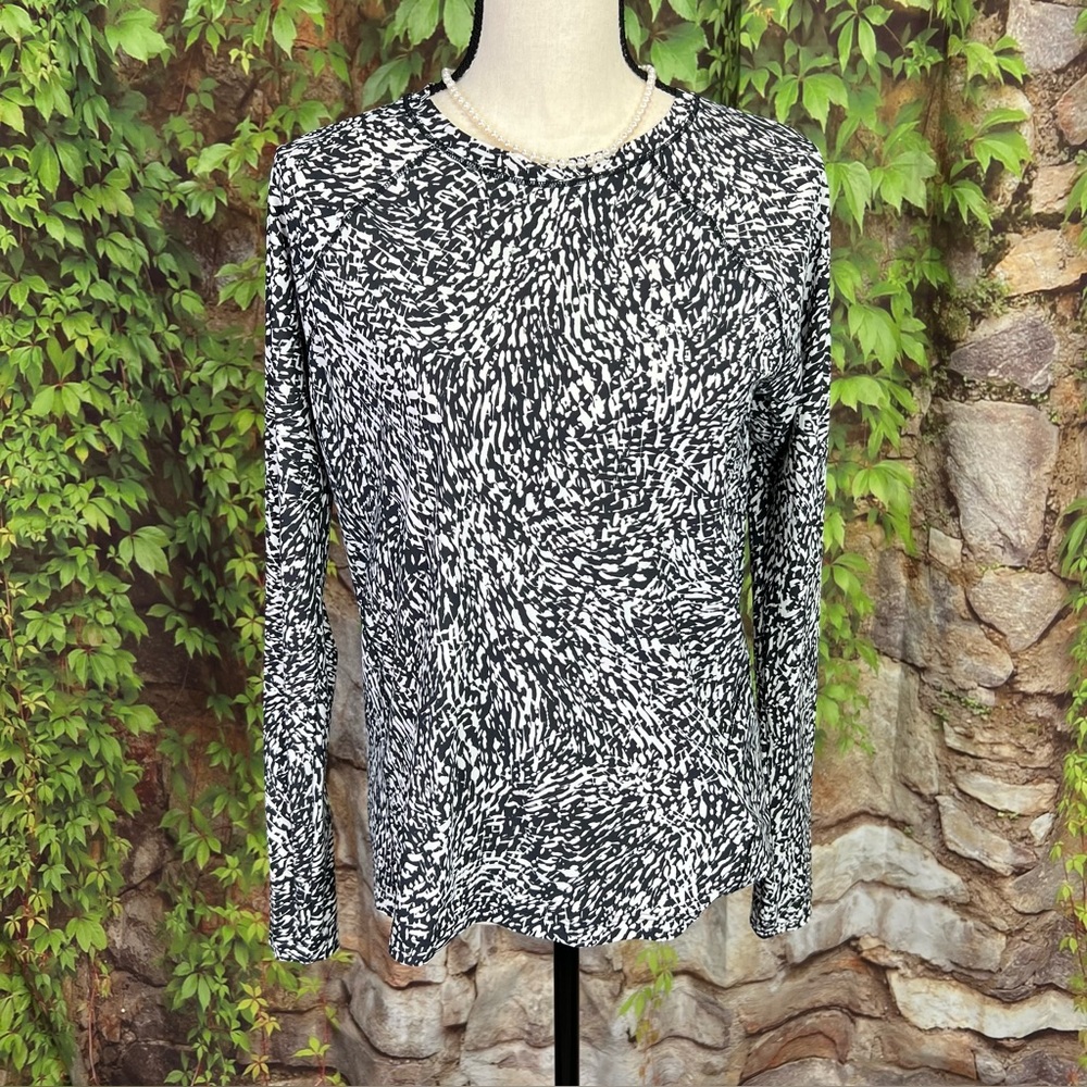 ATHLETA Black and White Moisture Wicking Athleisure Performance Tee, S - Picture 3 of 10